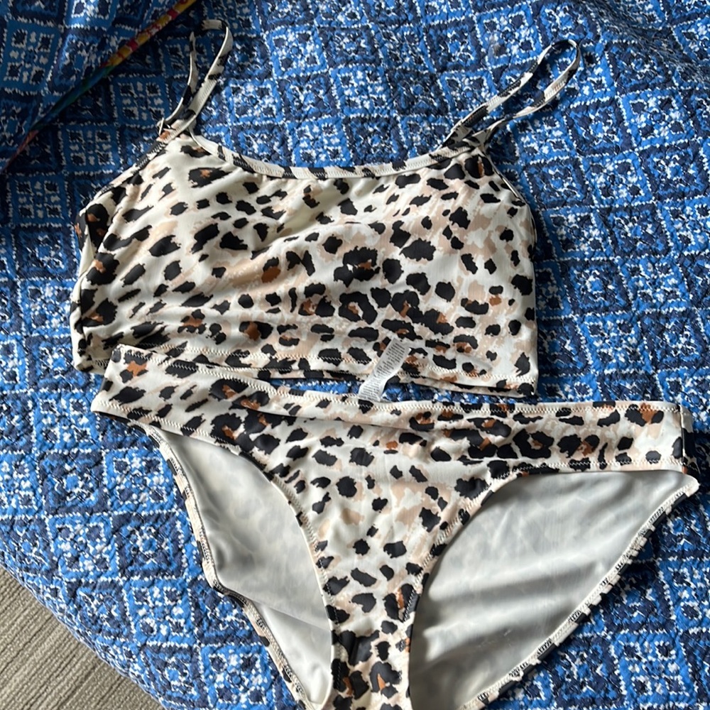 Aerie tankini set xl bottom l top cheetah print